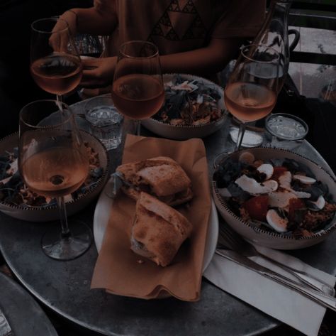 Dark Academia Lunch, Dark Academia Food, Vsco Pictures, Bad Boy Aesthetic, Dark Academia Aesthetic, Academia Aesthetic, Brown Aesthetic, Cafe Food, Aesthetic Food