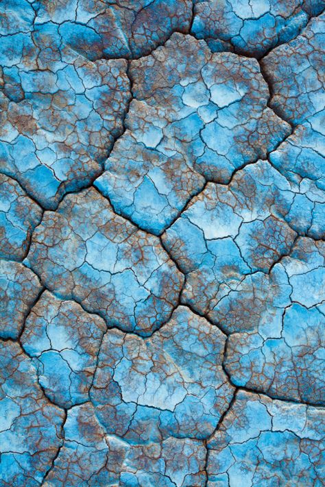 #tendance #jewelry #bijouterieenligne #bijouxenor #bijouxargent #boucledoreille… Cool Textures, Creator God, Magic Nature, Texture Inspiration, Painted Jars, 3d Texture, Color Rendering, Blue And Brown, Feeling Blue