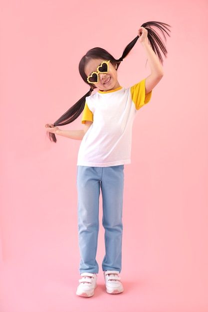 Child Modeling Portfolio, Kids Studio Photoshoot Ideas, Kid Poses For Photoshoot, Kids Model Shoot, Fun Kids Photoshoot Ideas, Kid Photoshoot Poses, Kids Poses For Photoshoot, Kids Clothing Photoshoot, Kids Photoshoot Poses