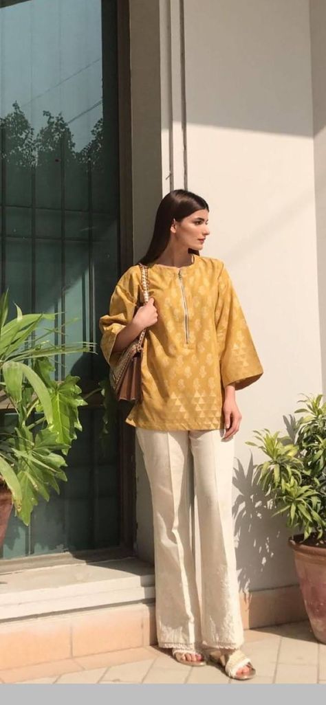 Stylish Pakistani Outfits Casual, Casual Outfits Pakistani Simple, Pakistani Wear Casual, Eid Western Outfits, Pakistani Kurti Designs Casual Summer Stylish, Pakistani Casual Wear Simple Stylish, Summer Eastern Outfits, Summer Pakistani Suits, Western Pakistani Outfits