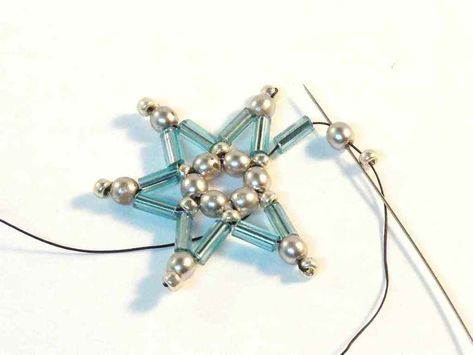 Beaded Star, Beaded Jewelry Earrings, Beaded Snowflakes, Beaded Earrings Tutorials, Beaded Earrings Diy, Beaded Christmas Ornaments, Beaded Earrings Patterns, Beaded Jewelry Patterns, Beaded Ornaments