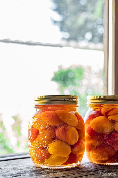 https://en.julskitchen.com/preserves/how-to-preserve-apricots Preserving the harvest with Juls Kitchen. A tutorial on How to Preserve Apricots. Pastry Cream Cake, Apricot Recipes, Homemade Liquor, Apricot Tree, Best Cookbooks, Kampot, Easy Food Art, Pastry Cream, Favourite Food