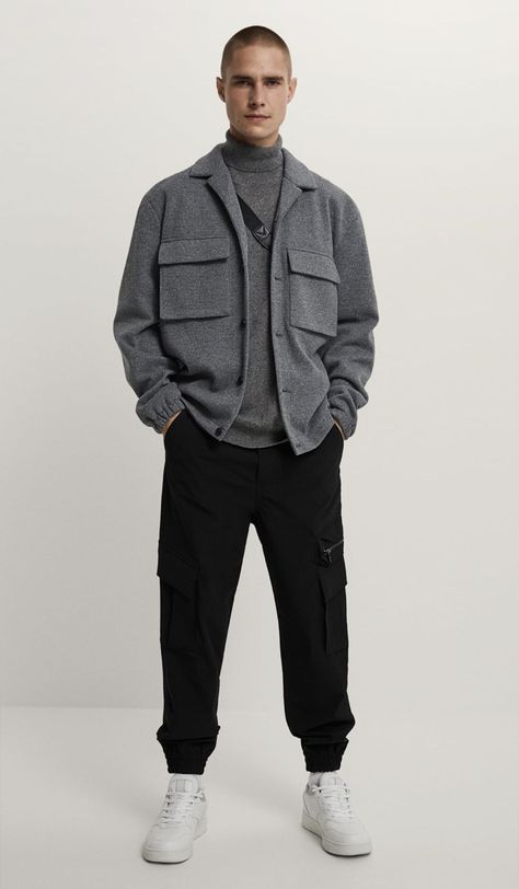 We have curated the ultimate guide for men who search for the best jacket in any weather. Read more on casual-closet! Korean Mens Outfits, Mens Outfits Korean, Black Men Street Fashion, Street Style Outfits Men, Mens Outfit Inspiration, Winter Outfits Men, Cool Outfits For Men, Men Fashion Casual Outfits, Streetwear Men Outfits