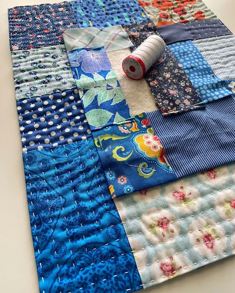 Japanese Quilting Sashiko, Slow Stitch Quilting, Slow Stitch Quilt Blocks, Slow Stitching Quilt, Slow Stitch Quilt, Slow Sewing Projects, Kantha Tutorial, What Is Slow Stitching, Kwandi Quilting