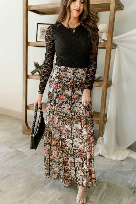 Floral mini skirt outfit