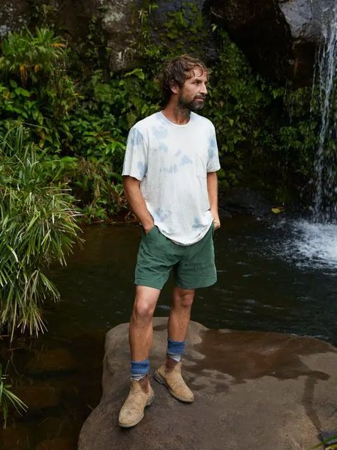 Conquer Nature in Style: Top 15 Outdoorsy Men’s Looks for the Adventurous Spirit of 2024 Outdoorsy Men Style, Granola Boy Aesthetic, Outdoorsy Style Men, Blundstone Outfit, Granola Boy, Outdoorsy Men, Hiking Outfit Men, Mollusk Surf, Outdoorsy Style