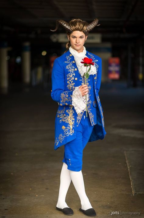 Beast (Beauty and the Beast) #cosplay by Phil Mizuno at Anime Expo 2017 #disney #cosplay #disneycosplay #cosplaystyle #cosplaygirl Disney Character Cosplay, Beast Beauty And The Beast, Concert Clothes, Eve Costume, Beauty And The Beast Costume, Cosplay Idea, Beautiful Cosplay, Twin Halloween, Family Cosplay