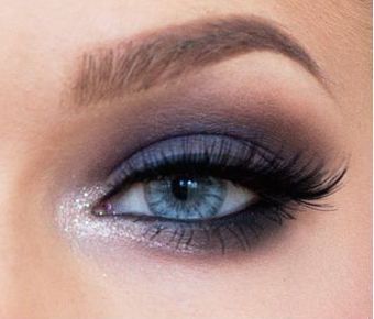 Rich indigo smokey eye Smokey Eye With Color Under Eye, Smokey Eye Blue Eyeshadow, Blue Grey Smokey Eye, Navy And Silver Makeup, Prom Makeup Navy Blue Dress, Navy Prom Makeup, Midnight Eye Makeup, Smokey Blue Eye Makeup, Smokey Blue Eyeshadow