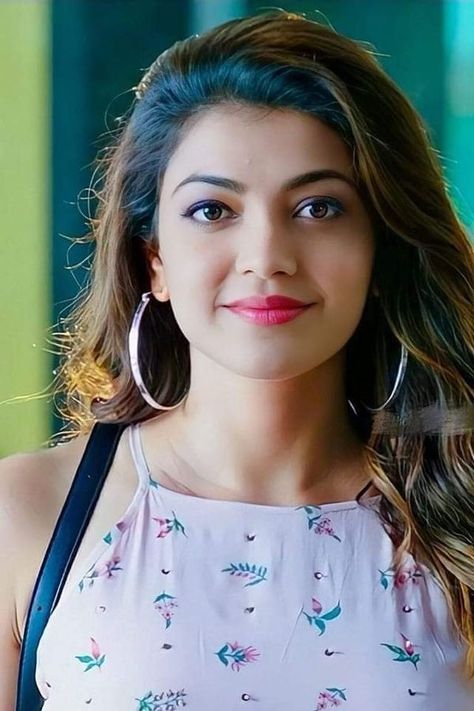 Kajal Tv Wall Decor Ideas, Smile Pictures, Actress Hairstyles, Kajal Agarwal, Tv Wall Decor, Fun Photos, Wall Decor Ideas, Photo Pose Style, Eye Contact