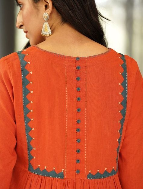 Designer Neck For Suits, Kurta For Women, Designer Kurti Patterns, Simple Kurti Designs, Neck Designs For Suits, Kurta Neck Design, Back Neck Designs, Dress Design Patterns, Kurti Neck Designs