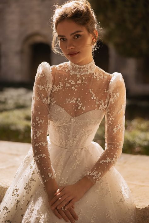 Orfeya Nature, Italian Wedding Dress, Vintage Italian Wedding, Eva Lendel, Contemporary Wedding Dress, 2024 Wedding Dresses, Wedding Dress Boutiques, 2024 Wedding, A Wedding Dress