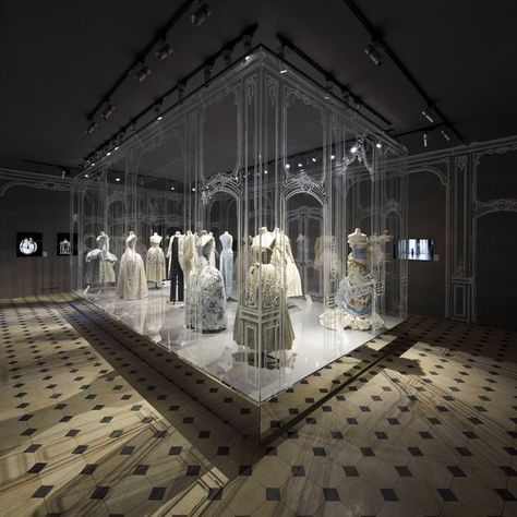 Bridal Boutique Interior, Dongdaemun Design Plaza, Dior Exhibition, Fashion Installation, Art Deco Elements, Retail Lighting, 20 June, Most Famous Artists, Concept Shop