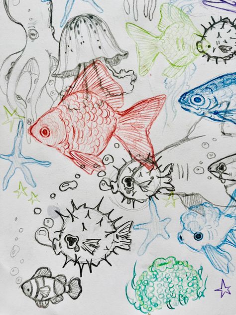 Pen Sketch Reference, Cool Art Backgrounds Inspiration, Sketch Book Picture, Knitted Texture Drawing, Funky Sketch Ideas, Fish Bowl Doodle, Different Fish Drawing, Aquarium Sketch Art, Sketches In Notebook