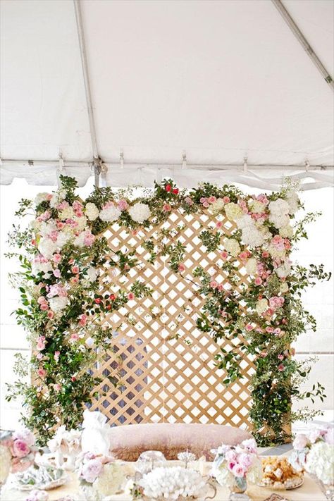 flower backdrops for weddings - photo by perez photography via after yes Flower Backdrops, Dreamy Atmosphere, Flower Backdrop Wedding, Booth Backdrops, Flower Wall Wedding, Backdrop Frame, Flower Wall Backdrop, Wedding Ceremony Backdrop, Hanging Flower