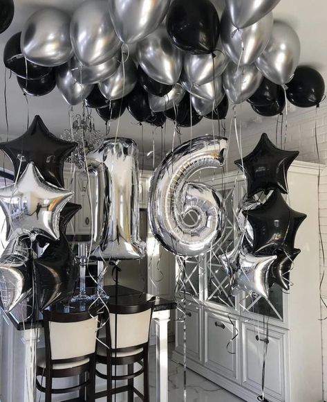 Midnight Birthday Celebration, 18th Birthday Party Ideas Black And Silver, Sweet 16 Black And White Theme, Black Themed Birthday Party Decorations, Sweet 16 Party Ideas Black, Black And White Party Aesthetic, Black Disco Party, Black And Silver Party Decorations, Small Sweet 16 Party Ideas