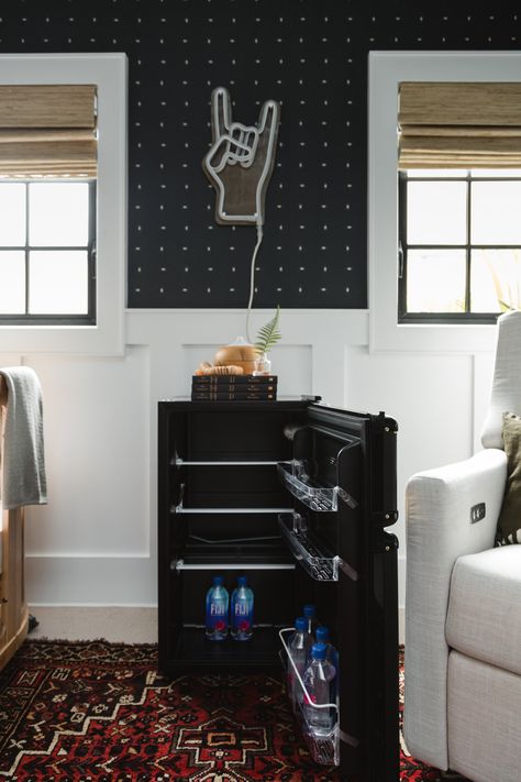 Edgy Nursery Ideas, Punk Rock Nursery, Rock And Roll Nursery Theme, Alternative Nursery Ideas, Black Wallpaper Neon, Edgy Nursery, Music Nursery Theme, Rock N Roll Nursery, Rock And Roll Nursery