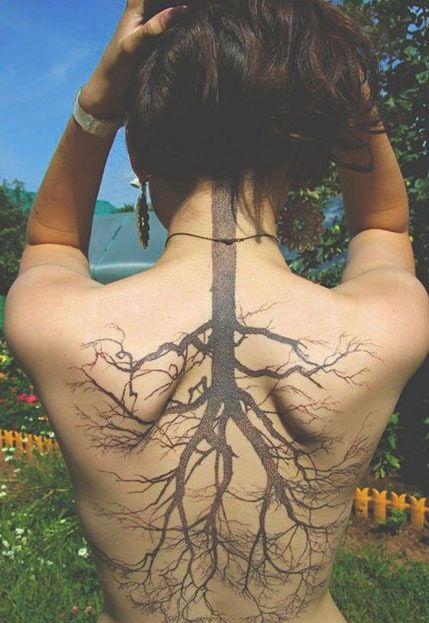 Tattoo Tree Roots, Tree Roots Tattoo, Roots Tattoo, Tattoo Tree, Hiking Tattoo, Nature Tattoo, Full Back Tattoos, Spine Tattoo, Back Tattoo Women