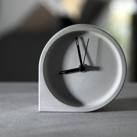 concrete desk clock molds DIY Office decoration silicone concrete craft mold Desk Clock Design, Concrete Desk, Mold For Concrete, Cement Mold, Wall Panel Molding, Diy Office Decor, Decoration Beton, Brick Molding, Cement Art