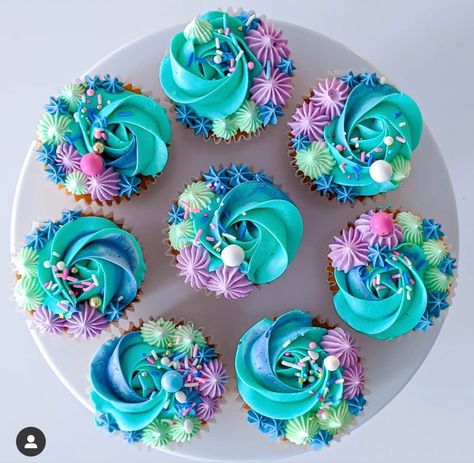 Little Mermaid Cupcakes, Summer Cupcakes, Little Mermaid Cakes, Unique Cupcakes, Mermaid Cupcakes, Cupcake Designs, Cake Decorating Designs, Mermaid Cakes, Easter Cupcakes