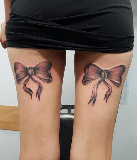 Back Of Thigh Tattoo Women, Traditional Tattoo Ribbon, Bow Tattoo Thigh, Bow Tie Tattoo, Corset Tattoo, Lace Bow Tattoos, Back Of Thigh Tattoo, Bow Tattoos, Butterfly Thigh Tattoo