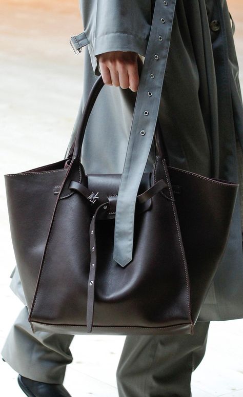 Celine Big Bag | Bragmybag Celine Ring Bag, Celine Big Bag Outfit, Celine Big Bag, Old Celine, 2017 Runway, Bag Obsession, Handbag Collection, Oversized Bag, Bag Sewing