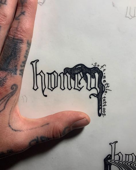 wiloh mitcheltree // handpoke on Instagram: “// honey //🗡DONT STEAL MY ART🗡// will be getting back to messages tomorrow👌// #softmettle #qttr #tttism #ignorantstyletattoo…” Honey Tattoo, Tattoo Word Fonts, Grunge Tattoo, Word Fonts, Tattoo Font, Poke Tattoo, Small Tattoos For Guys, Subtle Tattoos, Wolf Tattoos