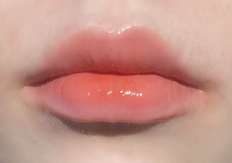 Peachy Lips, Coral Makeup, Peachy Lip, Gradient Lips, Korean Lips, Coral Lipstick, Coral Lips, Peach Lips, True Spring