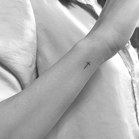 Little Cross Tattoos, Christian Cross Tattoos, Infected Tattoo, Cross Tattoo On Wrist, Small Cross Tattoos, Small Cross Tattoo, Tattoo Cross, Biblical Tattoos, Tattoo Finger