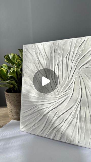 Plaster Canvas Diy, Diy Plaster Art Canvas With Color, Texture Art Painting, Hot Glue Art On Canvas Diy, Texture Paste Art, Textured Painting Diy, Textured Canvas Art Diy Tutorials, Textured Art Diy, Structural Painting