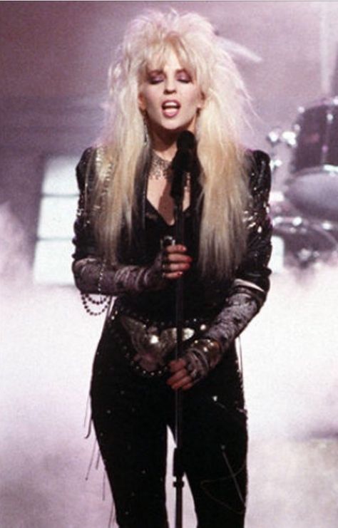 Janet Gardner 80s, 1980s Rock Fashion Women, 80s Female Rock Stars, 80s Hair Rock, 80s Metal Fashion Women, Female Greaser, 80s Rock Fashion Women 1980s Style, Glam Metal Aesthetic, 80s Glam Rock Makeup