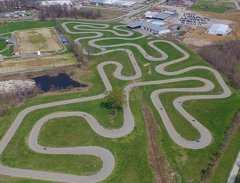 Kentucky's Home To World's Largest Go-Kart Track Fast Go Karts, Go Kart Track, F1 Tracks, Kentucky Attractions, Usa Places, Remodel House, Go Cart, Go Kart Tracks, Kentucky Travel