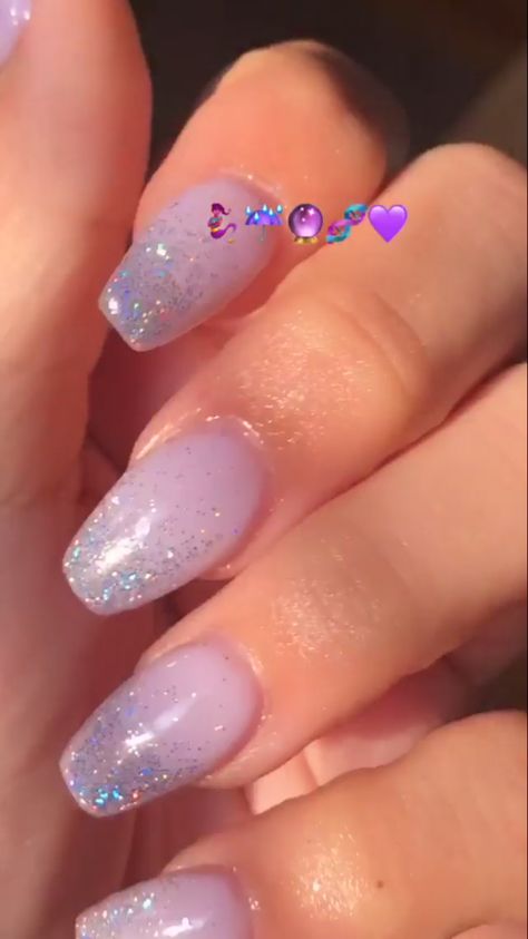 Nails To Match Lavender Dress, Nails That Go With Purple Dress, Prom Nails For Lavender Dress, Cute Hoco Nails For Purple Dress, Formal Purple Nails, Light Lavender Nails With Design, Glitter Lavender Nails, Light Purple Nail Designs Lavender, Lavender Nails Prom