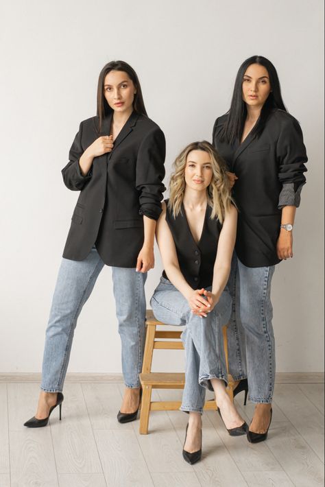 Team Professional Photoshoot, Professional Women Group Photoshoot Ideas, Business Team Photoshoot Outdoor, Real Estate Photoshoot Ideas Team, Three Women Photoshoot, Office Group Photo, Group Portrait Photography, Group Of 3 Poses, Business Partner Photoshoot