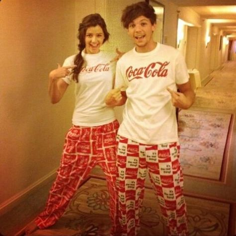 . Louis And Eleanor, One Direction Louis Tomlinson, Siblings Goals, One Direction Louis, Eleanor Calder, Danielle Campbell, Fashion Corner, One Direction Humor, Louis Williams