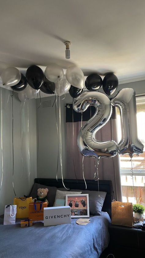 21st Birthday Boyfriend Ideas, 21st Bday Boyfriend, Guy 21st Birthday Decorations, Boyfriends Birthday Decor, Hotel 21st Birthday Decorations, Mans 21st Birthday Ideas, 21st Birthday Room Decorations For Guys, Decorated Room For Birthday Surprise Boyfriend, Happy Birthday Bedroom Surprise For Him