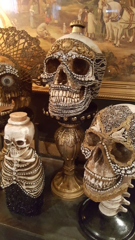 One of a kind jeweled memento mori skulls by Kimberly Cochrane of Madonna Enchanted www.etsy.com/shop/madonnaenchanted perfect for the Halloween season!! Jeweled Skull, Decorated Skulls, Glam Skull, Halloween Themed Gifts, Skull Throw Pillows, Skull Crafts, Diamond Skull, Day Of The Dead Art, Adornos Halloween