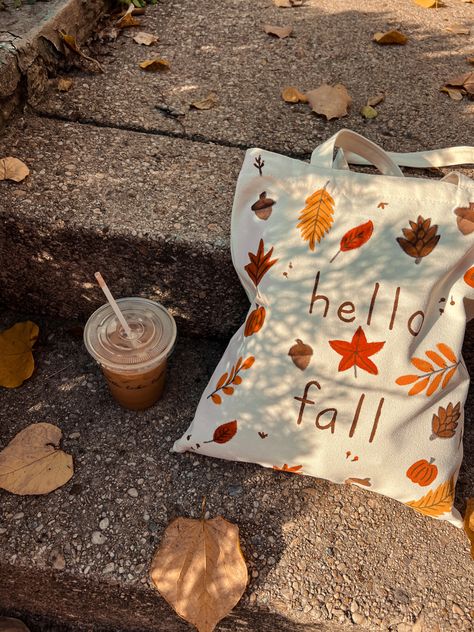 I just made this fall foliage themed tote bag last weekend and I'm so obsessed! Isn't it cute 🥹 Fall Tote Bags Diy, Tote Bags Diy, Fall Tote Bag, Fall Tote, Bags Diy, Diy Tote Bag, Bag Canvas, Fall Foliage, Hello Autumn