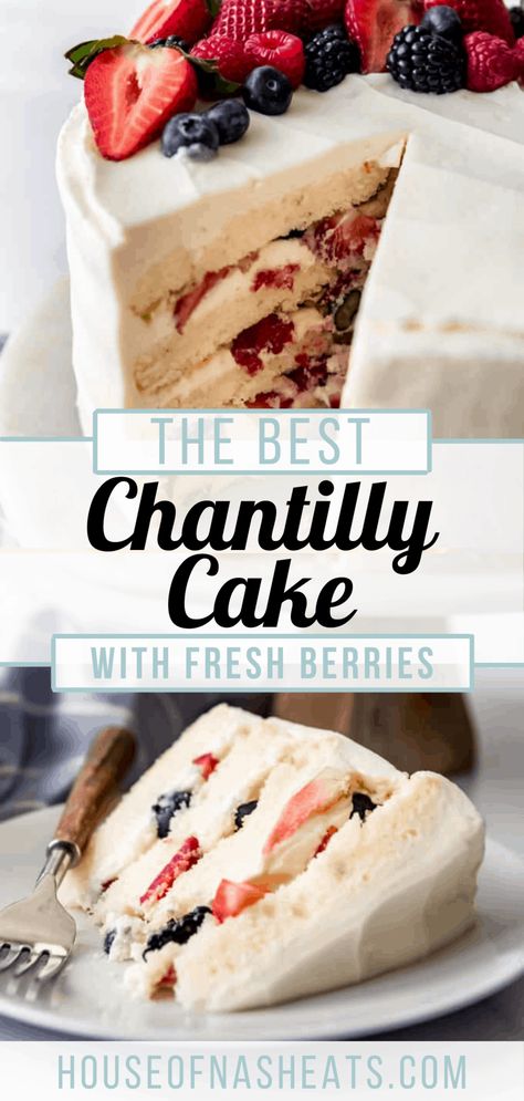 Light Whipped Frosting, Chantilly Cake Recipe, Cake Berries, Berry Cake Recipe, Blueberry And Strawberry, Berry Chantilly Cake, Chantilly Cake, Mascarpone Frosting, Whipped Frosting