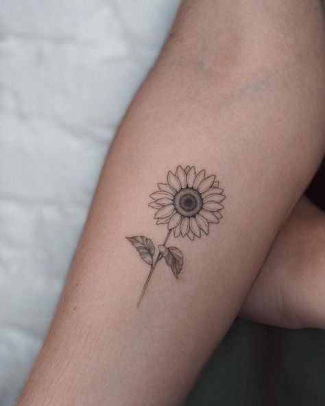 Sunflower Tattoo Dotwork, Black White Sunflower Tattoo, Single Needle Sunflower Tattoo, Sunflower Dainty Tattoo, Sunflower Tattoo Design Black And White, Sunflower Tattoo Placement Ideas, Ankle Sunflower Tattoo, Sunflower Tattoo Linework, Sunflower Fineline Tattoo