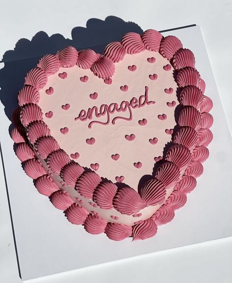 Aesthetic Engagement Cake, Heart Cake Engagement, Engagement Cookie Cake, Heart Shaped Cakes Wedding, Heart Shaped Engagement Cake, Heart Engagement Cake, Pink Engagement Cake, Birthday Cakes Aesthetic, Just Engaged Cake