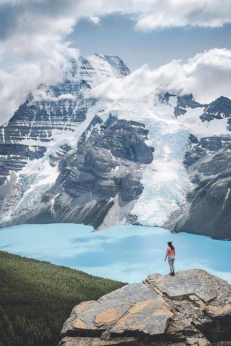 Aesthetic picture of Mount Robson, British Columbia. Discover more photos of Angela Liguori with On The Road Again Canada Toronto City, Mount Robson, Canada Mountains, Abraham Lake, Peyto Lake, Canmore Alberta, Icefields Parkway, Yoho National Park, Toronto City