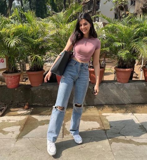 [AffiliateLink] 88 Top Casual College Outfits Indian Tricks You Have To See Today #casualcollegeoutfitsindian Concert Outfit Casual Jeans, College Fits Summer, Cute College Outfits Summer, Girly Outfits Jeans, Everyday College Outfits Casual, College Fits Aesthetic, Simple Girly Outfits, Casual College Outfits Summer, Aesthetic College Outfits