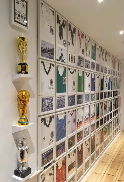 Home Office Sports Memorabilia, Football Shirt Wall Display, Soccer Office Design, Sport Memorabilia Room, Soccer Jersey Display Ideas, Messi Room Decor, Football Room Decor Ideas, Soccer Man Cave, Car Room Design