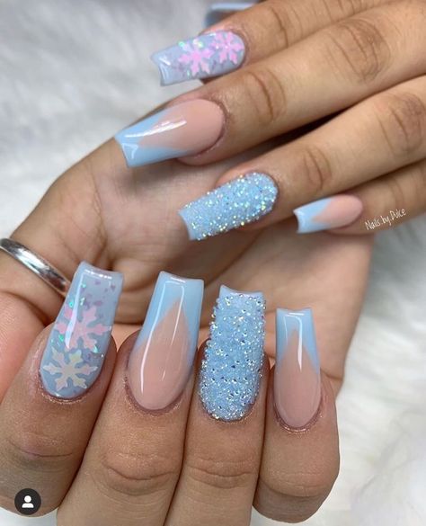 Baby Blue Holiday Nails, Snowman Nails Acrylic, Light Blue Winter Nails Acrylic, Baby Blue Winter Nails Acrylic, Baby Blue Christmas Nails, Light Blue Christmas Nails, Ongles Baby Blue, Blue Christmas Nails, Acrylic Nails Almond Shape