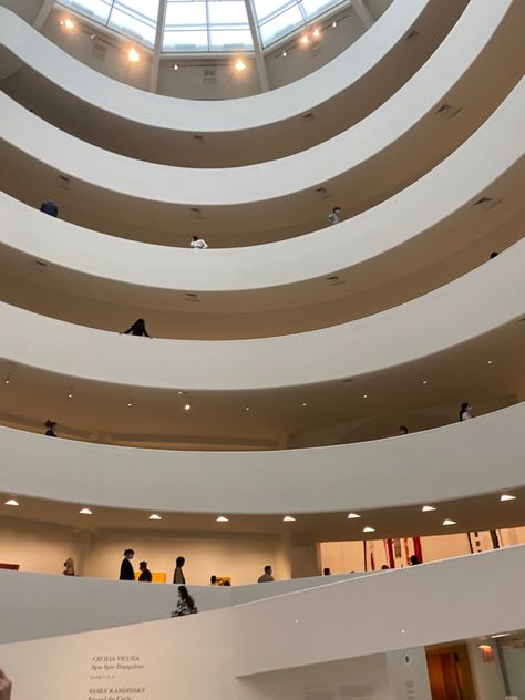 Nyc Museum Aesthetic, Nyc Museums, Guggenheim Museum New York, Museum Nyc, Museum New York, Museums In Nyc, Aesthetic Nyc, Museum Aesthetic, Career Vision Board