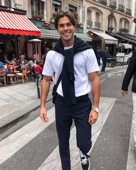 Parisian Male Fashion, Paris Outfit For Men, French Men Street Style, Paris Man Outfit, Parisian Men Outfit, Men’s Paris Outfit, French Man Fashion, Men In Paris Fashion, French Man Outfit