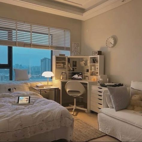 Architecture Room Ideas, Small Full Bedroom Ideas, How To Redesign Your Bedroom, Cozy Gaming Bedroom, Cozy White Room, Student Bedroom Ideas, L Shaped Bedroom, Frameless Bed, Acubi Bedroom