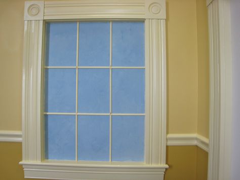 basic chair rail with more detailed window molding. (almost has a historic, colonial vibe to it. Interior Window Trim Ideas, Door Trim Ideas Interior, Window Trim Ideas Interior, Modern Window Trim, Interior Trim Ideas, Trim Molding Ideas, Window Trim Ideas, Tuscan Doors, Victorian Window