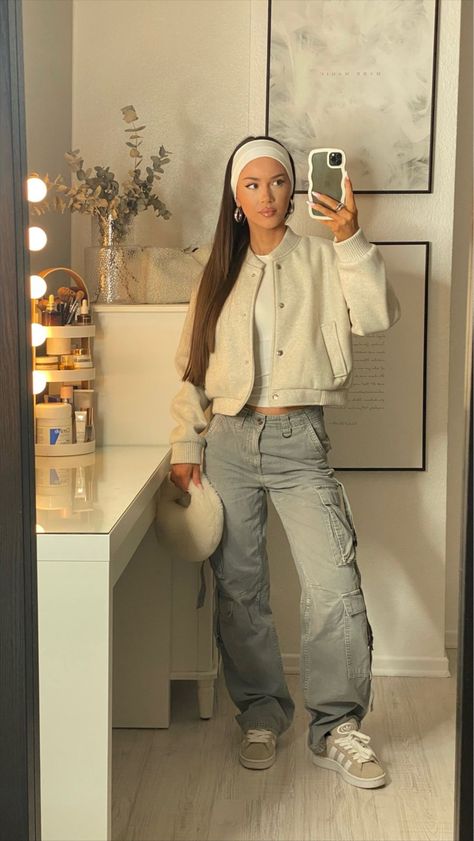 Daisy Wolanski, Outfit Stockholm, Outfit Campus, Winter Mode Outfits, Campus Outfit, University Outfit, Winter Fashion Outfits Casual, Streetwear Mode, Uni Outfits