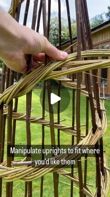 Willow Weaving Garden, Willow Obelisk, Basket Willow, How To Weave, Willow Weaving, Fibre Art, Plant Supports, Weaving Projects, Backyard Projects